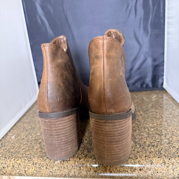 Clarks Women’s Malvet Helen Tan Leather Block Heel Ankle Booties Size 10 - Picture 4 of 9